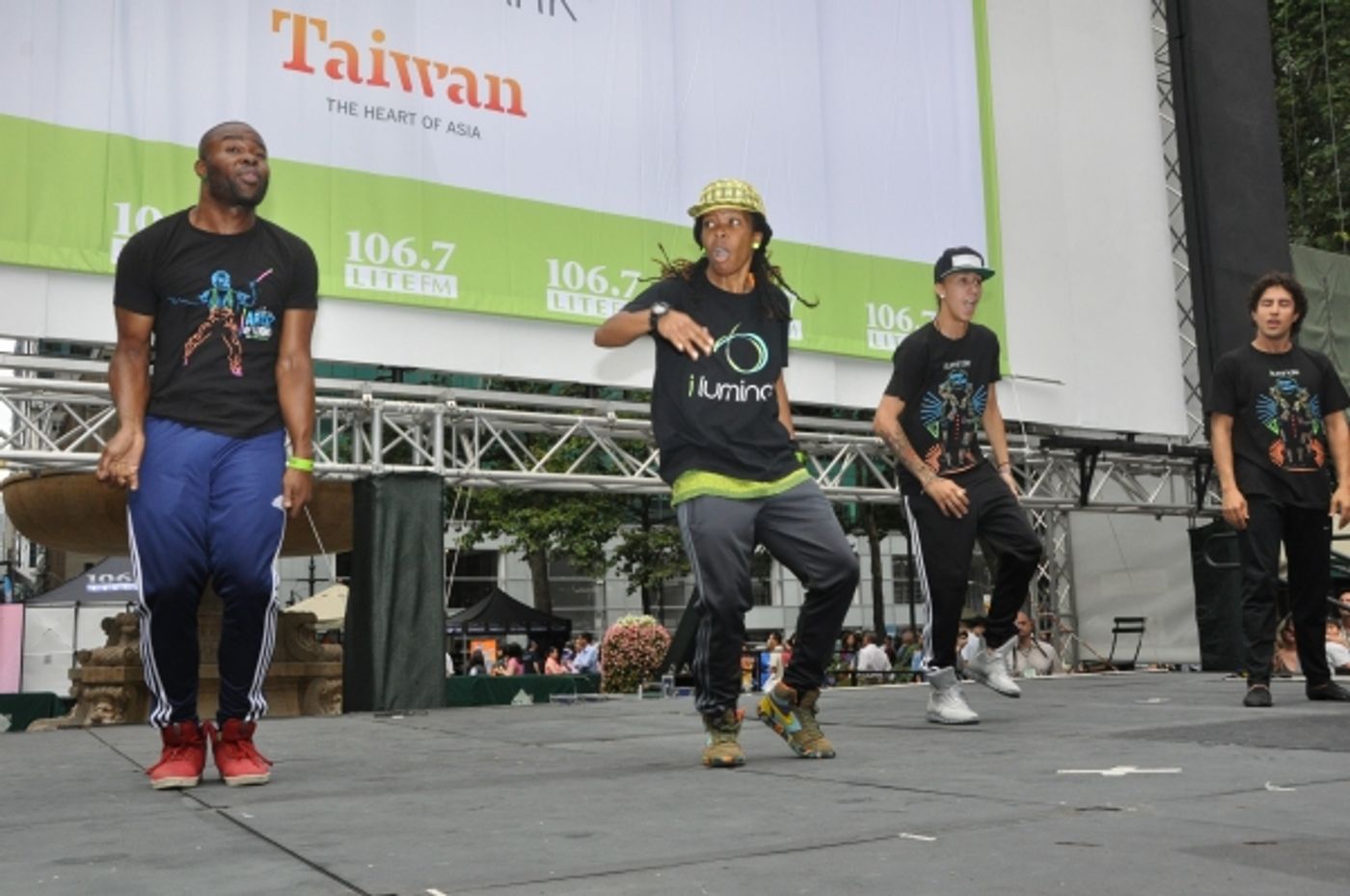 Photo Coverage: Casts of PIPPIN, CINDERELLA & More Perform at First Broadway in Bryant Park of 2013! Image