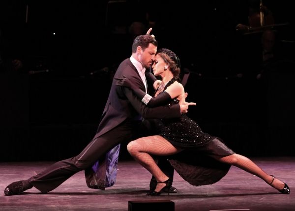 Maksim Chmerkovskiy and Karina Smirnoff Photo