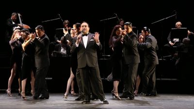Gilberto Santa Rosa with ensemble cast  Photo