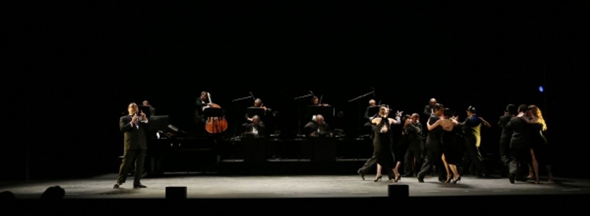  Gilberto Santa Rosa with ensemble cast  at 