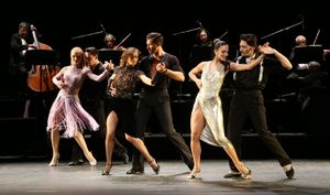 Maksim Chmerkovskiy, Karina Smirnoff, Juan Paulo Horvath, Victoria Galato & Ensemble cast @ BroadwayWorld Maksim Chmerkovskiy, Karina Smirnoff, Juan Paulo Horvath, Victoria Galato & Ensemble Photo