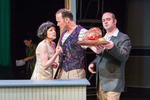 Crystal Munoz (Servant), Maureen Porter (Kate), James Farmer (Petruchio), Sam Dinkowi Photo