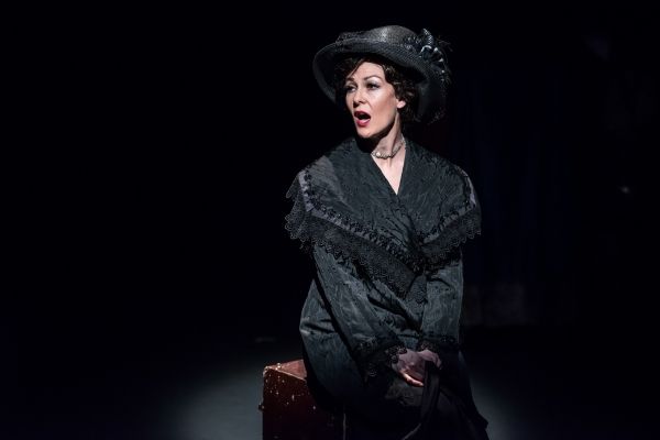 Onalea Gilbertson as Mata Hari Photo