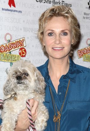 Jane Lynch with her dog Olivia @ BroadwayWorld Jane Lynch with her dog Olivia Photo