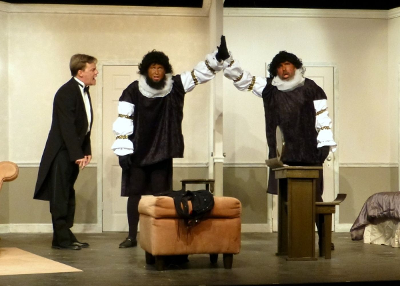 Photo Flash: Sneak Peek at Kentwood Players LEND ME A TENOR at the Westchester Playhouse Image