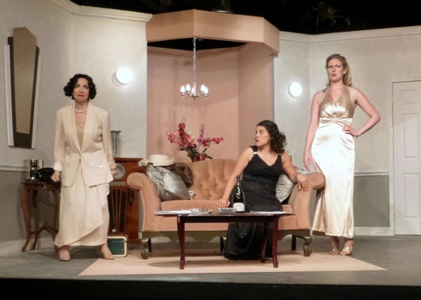 Photo Flash: Sneak Peek at Kentwood Players LEND ME A TENOR at the Westchester Playhouse Image