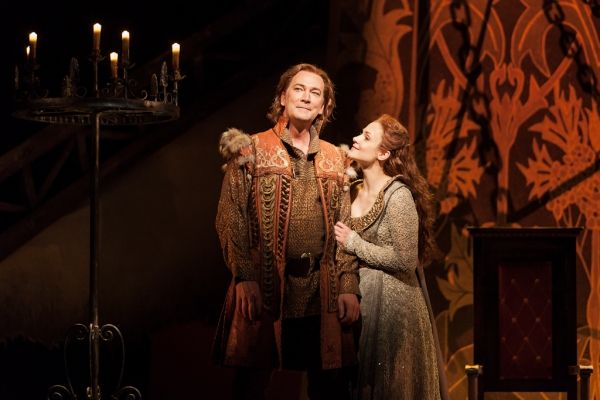 David Pittsinger as King Arthur and Andriana Chuchman as Guenevere Photo