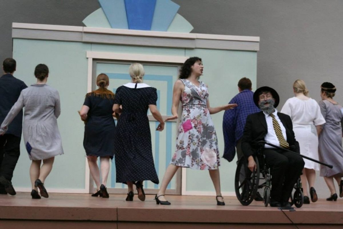 Lauren London and Roy Sexton with Ensemble at 