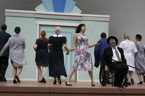 Lauren London and Roy Sexton with Ensemble Photo