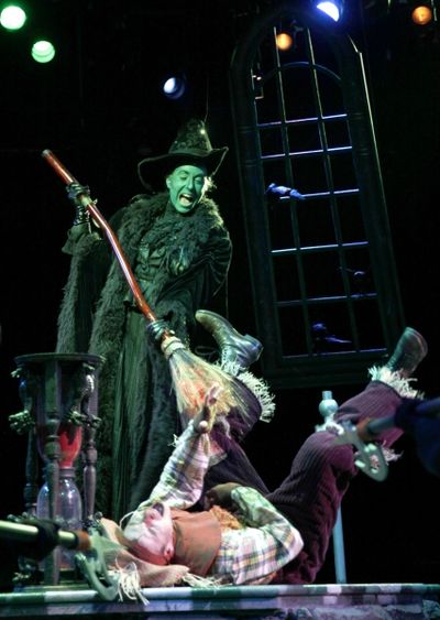 Laura Jordan (Wicked Witch of the West) and Paul Sabala (Scarecrow) Photo