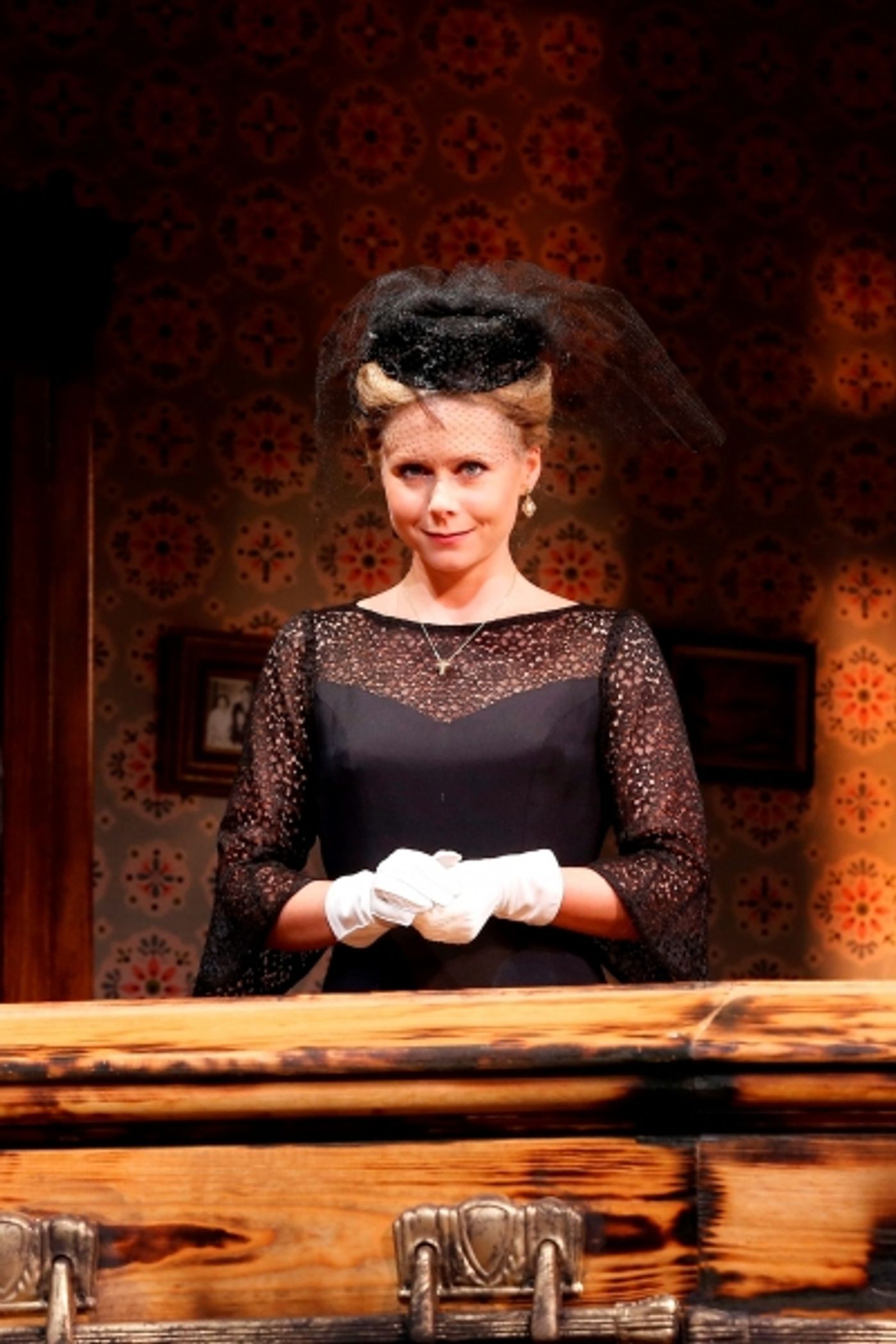 Photo Flash: First Look at Liv Rooth and More in Westport Country Playhouse's LOOT  Image