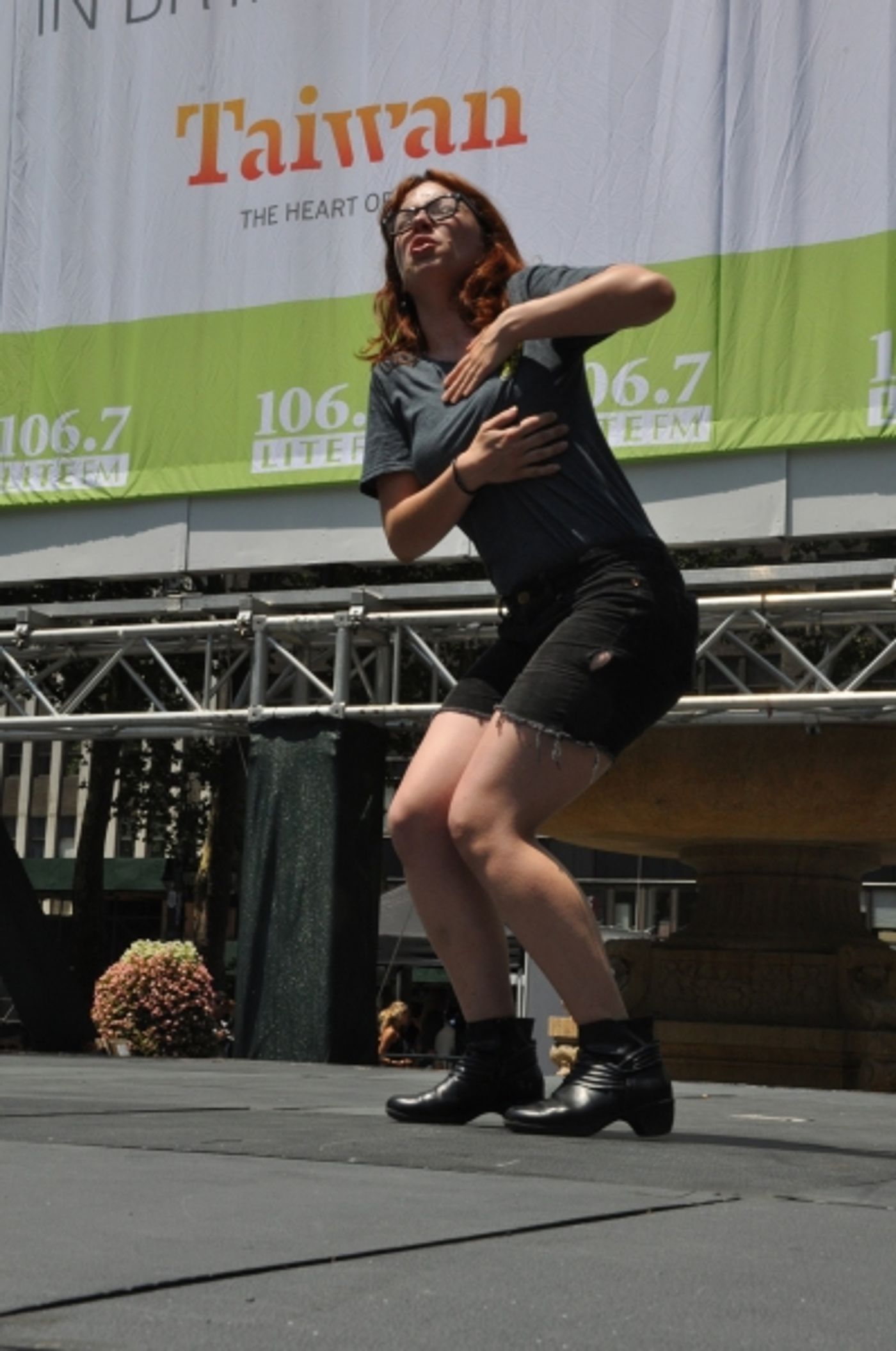 Photo Coverage: CHICAGO, THE PHANTOM OF THE OPERA,  F#%KING UP EVERYTHING & SISTAS Visit Broadway In Bryant Park!  Image