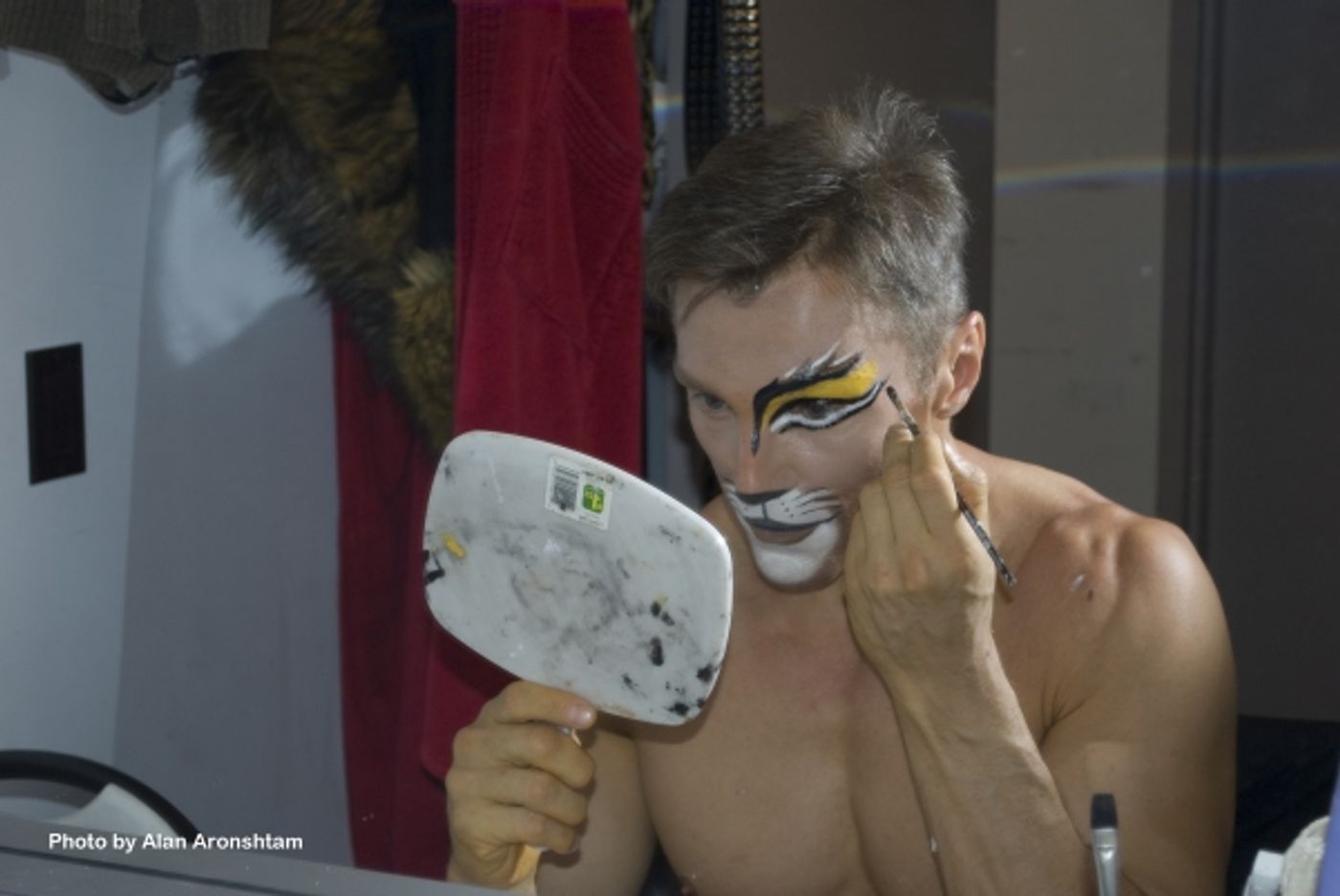Photo Flash: Go Backstage at CATS with Martin Samuel Image