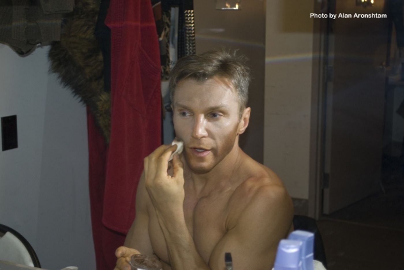 Photo Flash: Go Backstage at CATS with Martin Samuel Image