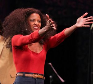 Renee Elise Goldsberry @ BroadwayWorld Renee Elise Goldsberry Photo