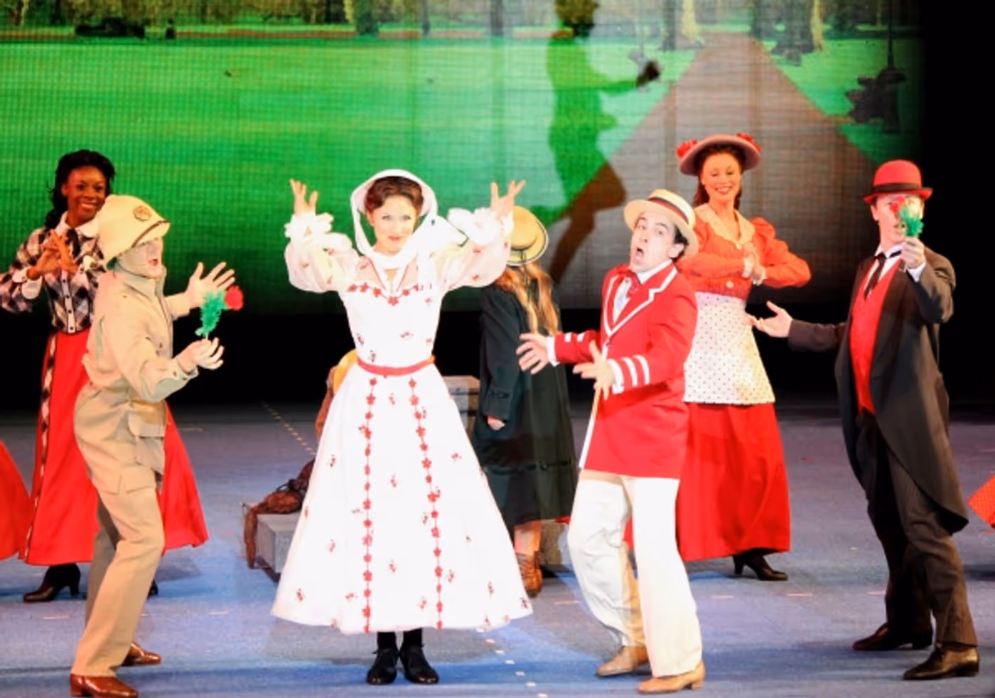 Photos and Video: First Look at Jenny Powers, Rob McClure & More in MARY POPPINS at the MUNY! Image