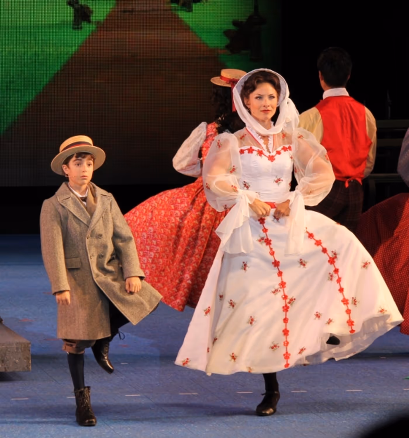 Photos and Video: First Look at Jenny Powers, Rob McClure & More in MARY POPPINS at the MUNY! Image