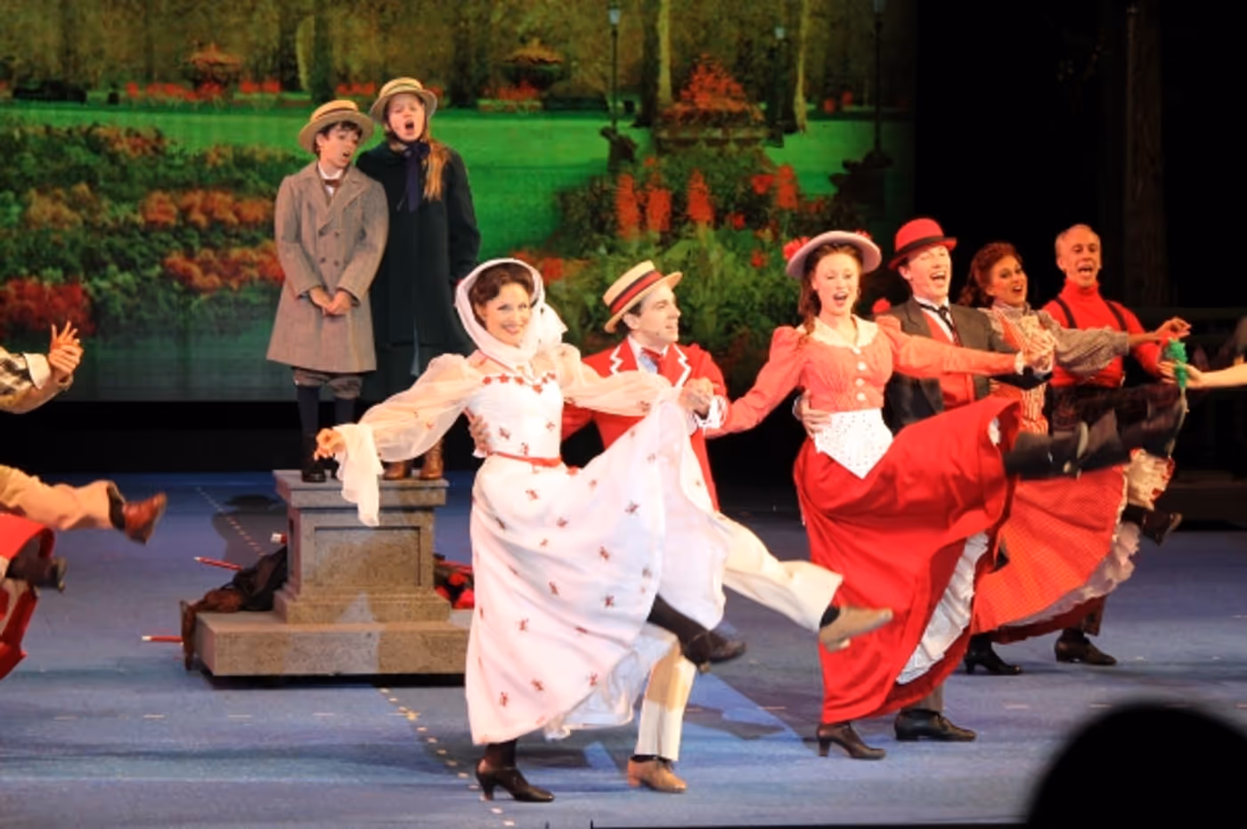Photos and Video: First Look at Jenny Powers, Rob McClure & More in MARY POPPINS at the MUNY! Image