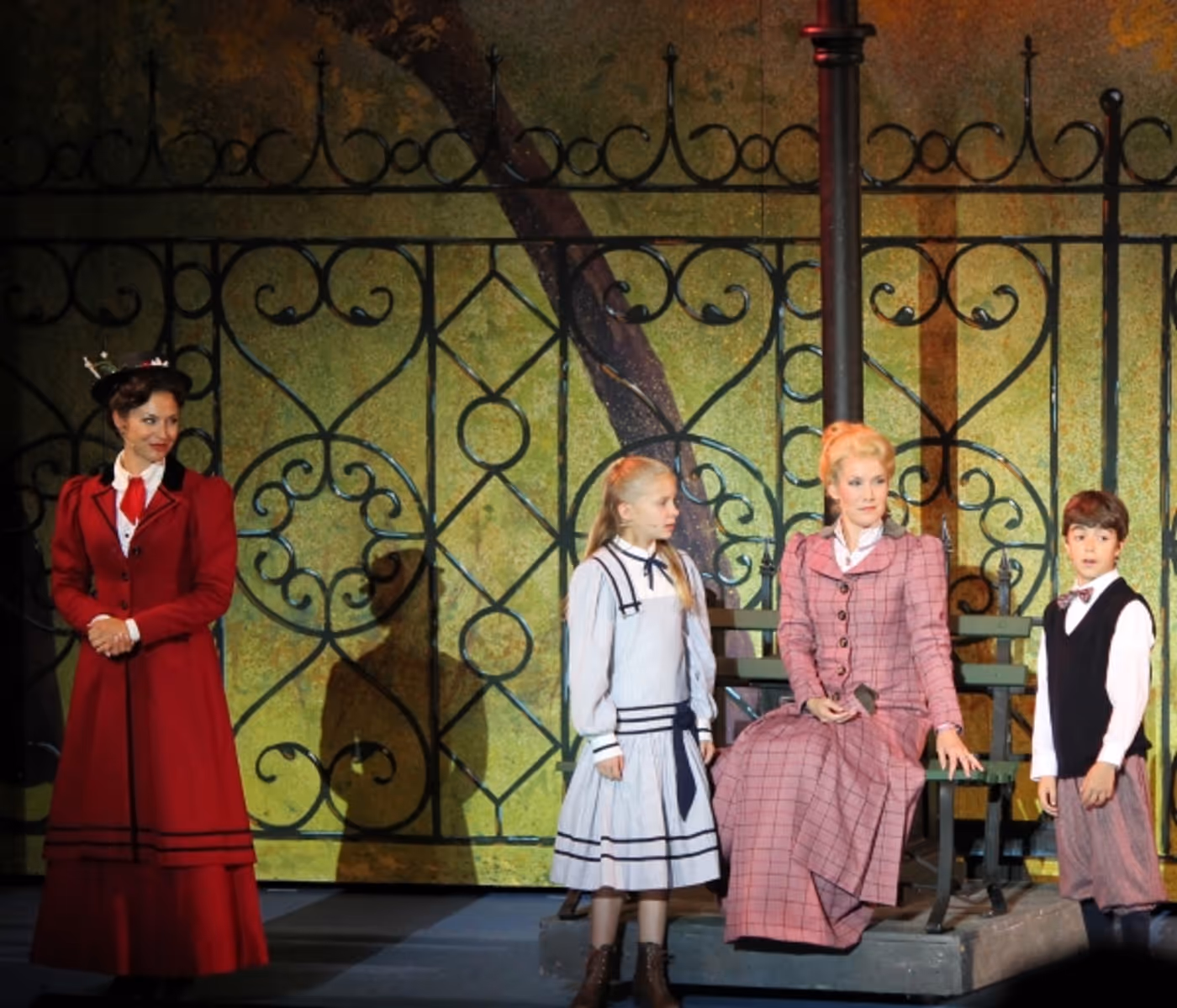 Photos and Video: First Look at Jenny Powers, Rob McClure & More in MARY POPPINS at the MUNY! Image