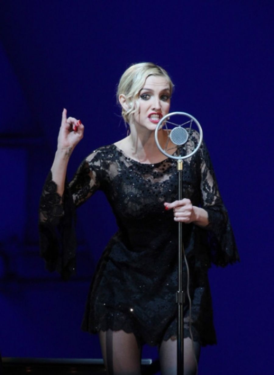 Photo Flash: Hotcha! CHICAGO Rocks the Hollywood Bowl - Samantha Barks, Ashlee Simpson and More! Image