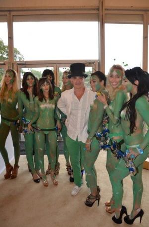 Kevin Berlin and his aliens Photo