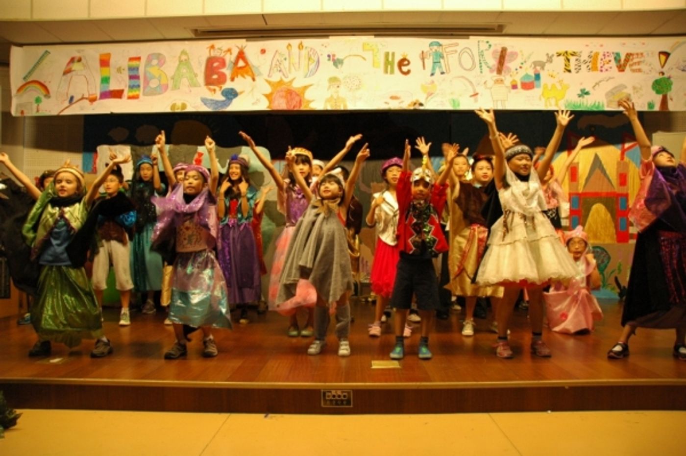 Photo Coverage: Beijing Playhouse Academy of Performing Arts' Performance of Ali Baba and the Forty Thieves  Image