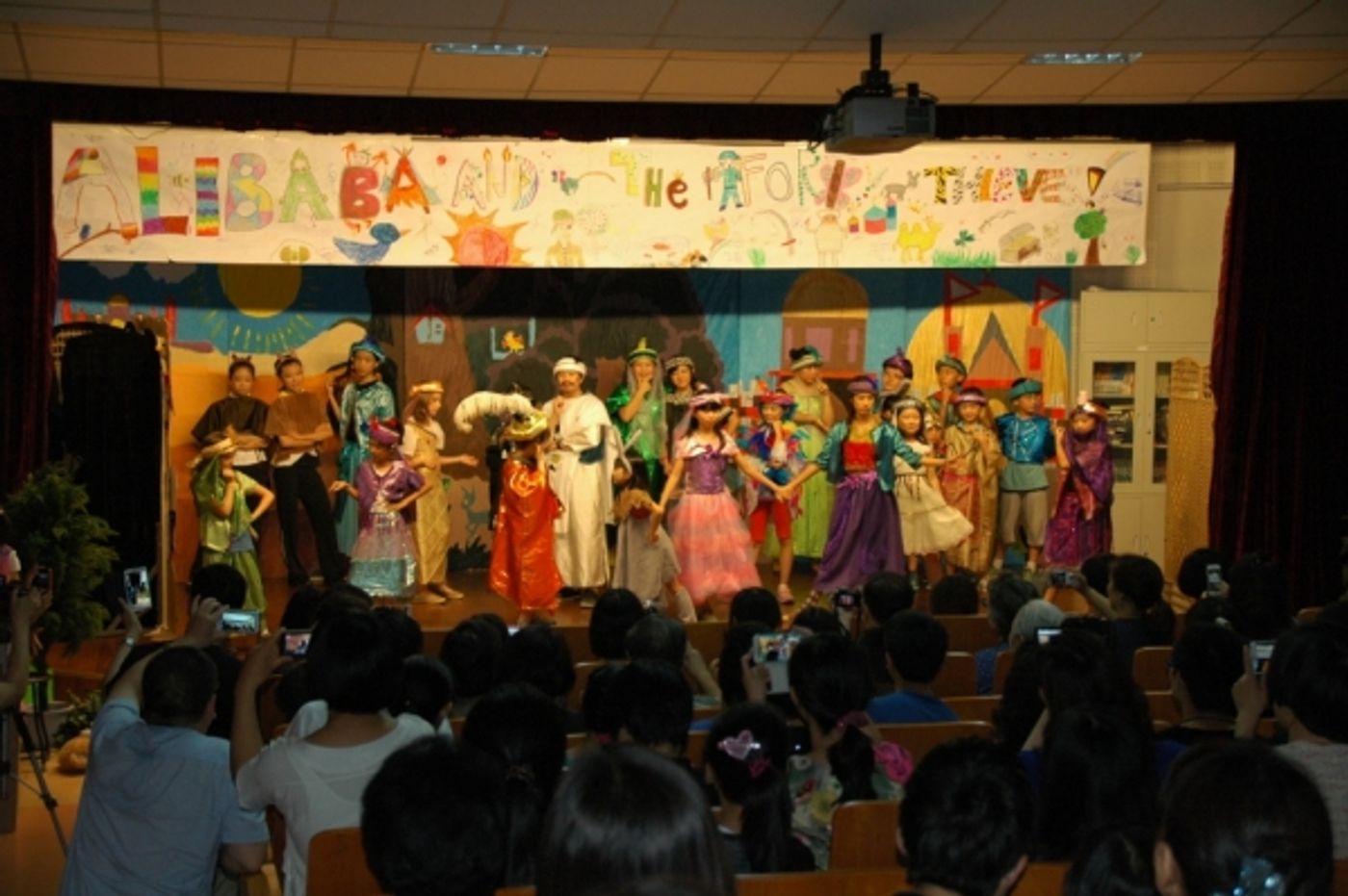 Photo Coverage: Beijing Playhouse Academy of Performing Arts' Performance of Ali Baba and the Forty Thieves  Image