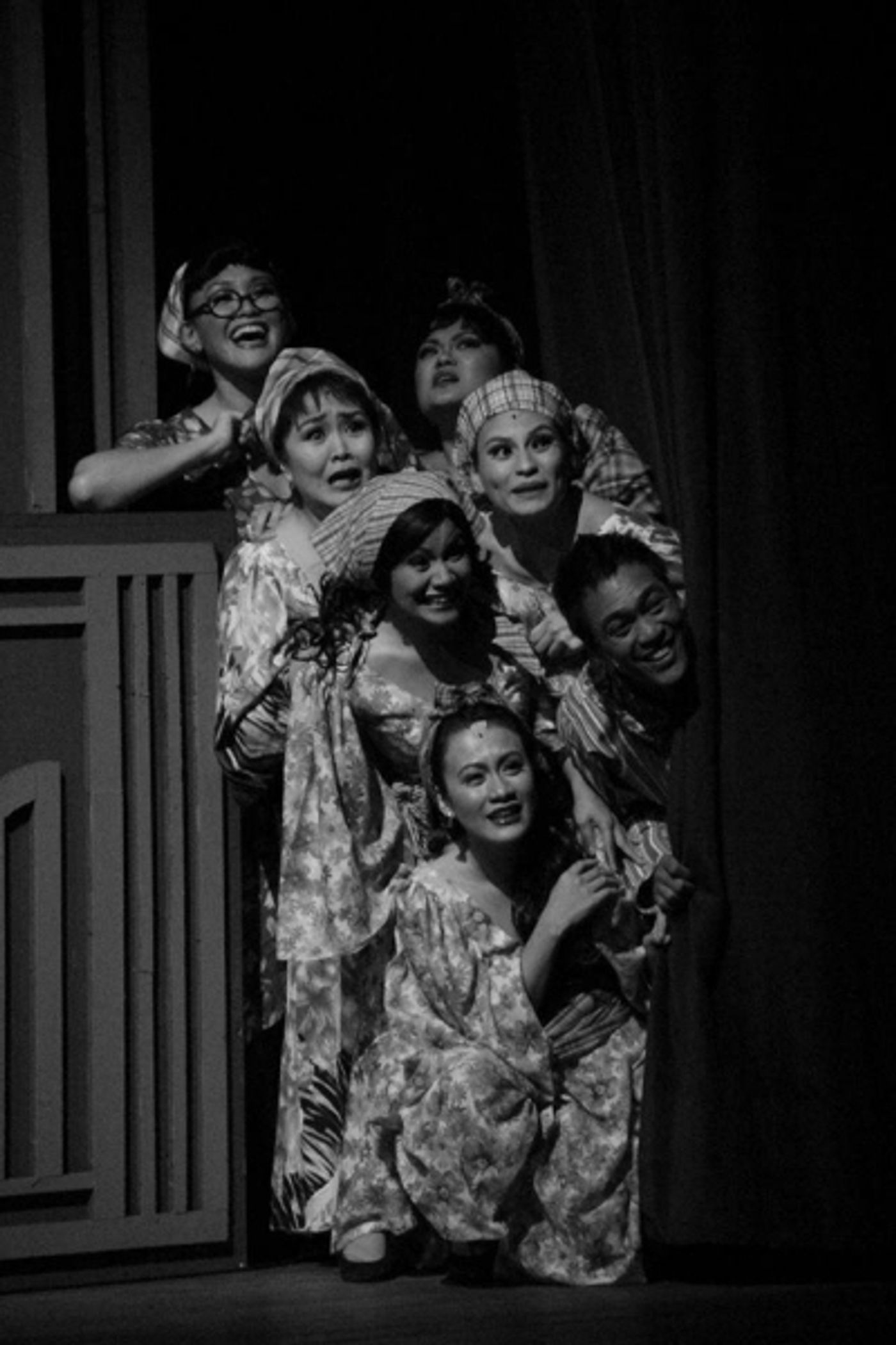 Photos: KATY! Enters Last Weekend; Rave Reviews Pour In Image