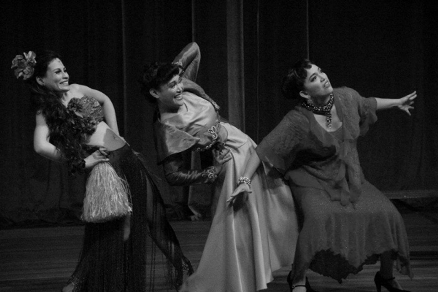 Photos: KATY! Enters Last Weekend; Rave Reviews Pour In Image