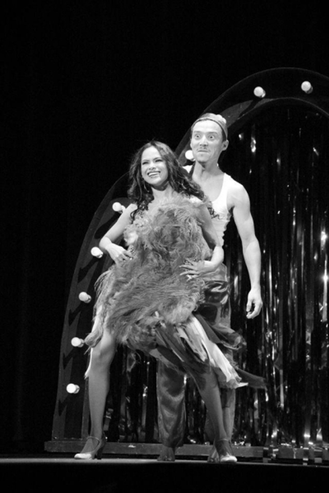 Photos: KATY! Enters Last Weekend; Rave Reviews Pour In Image