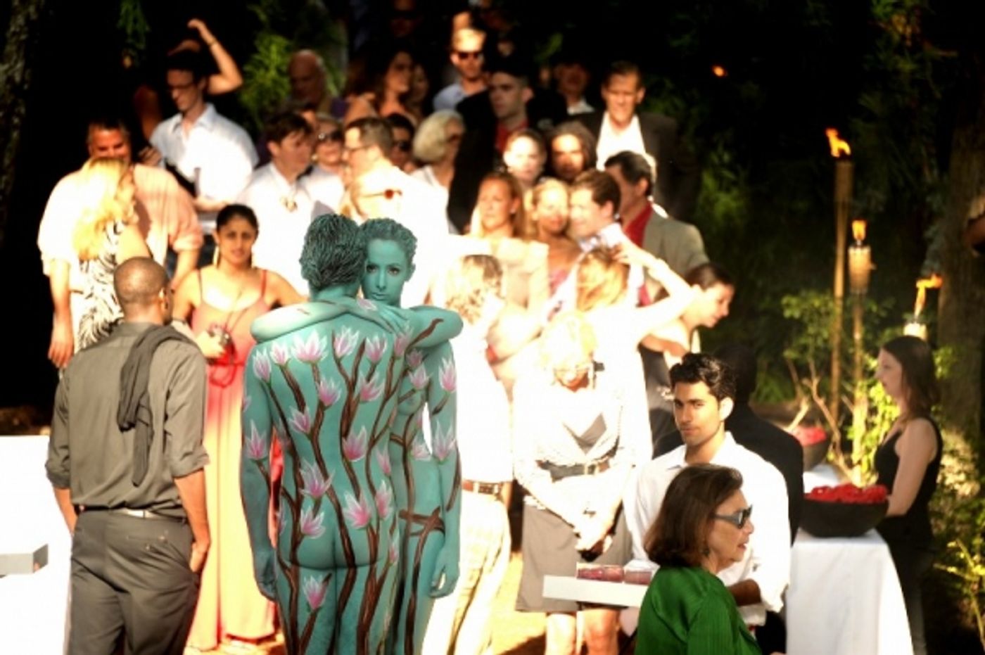 Photo Flash: Alan Cumming, Lady Gaga and More at 2013 Watermill Center Summer Benefit  Image