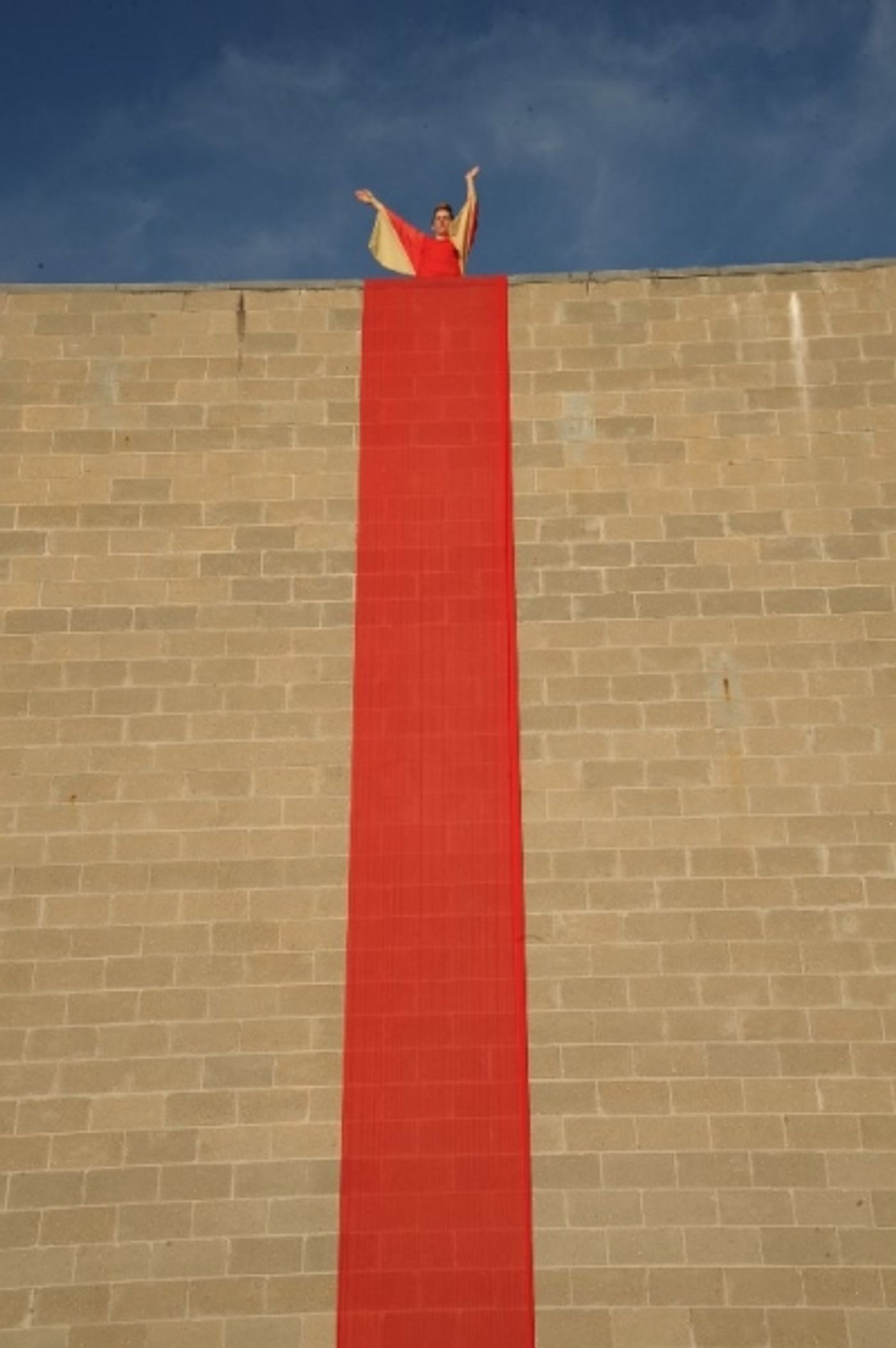 Photo Flash: Alan Cumming, Lady Gaga and More at 2013 Watermill Center Summer Benefit  Image