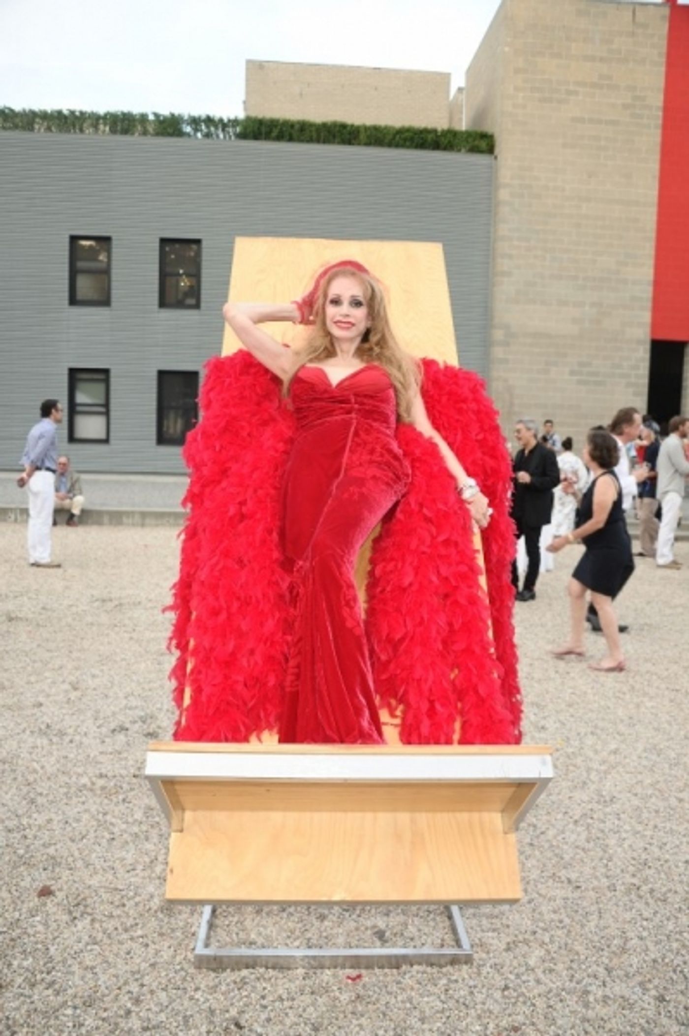 Photo Flash: Alan Cumming, Lady Gaga and More at 2013 Watermill Center Summer Benefit  Image