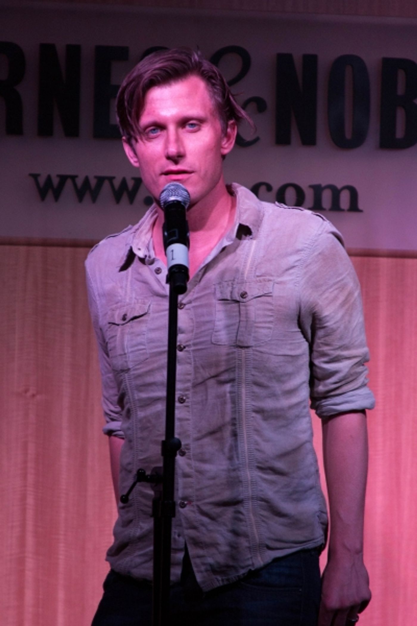 Photo Coverage: Kate Baldwin, Brian D'Arcy James & PJ Griffith Sing GIANT at Barnes & Noble!  Image