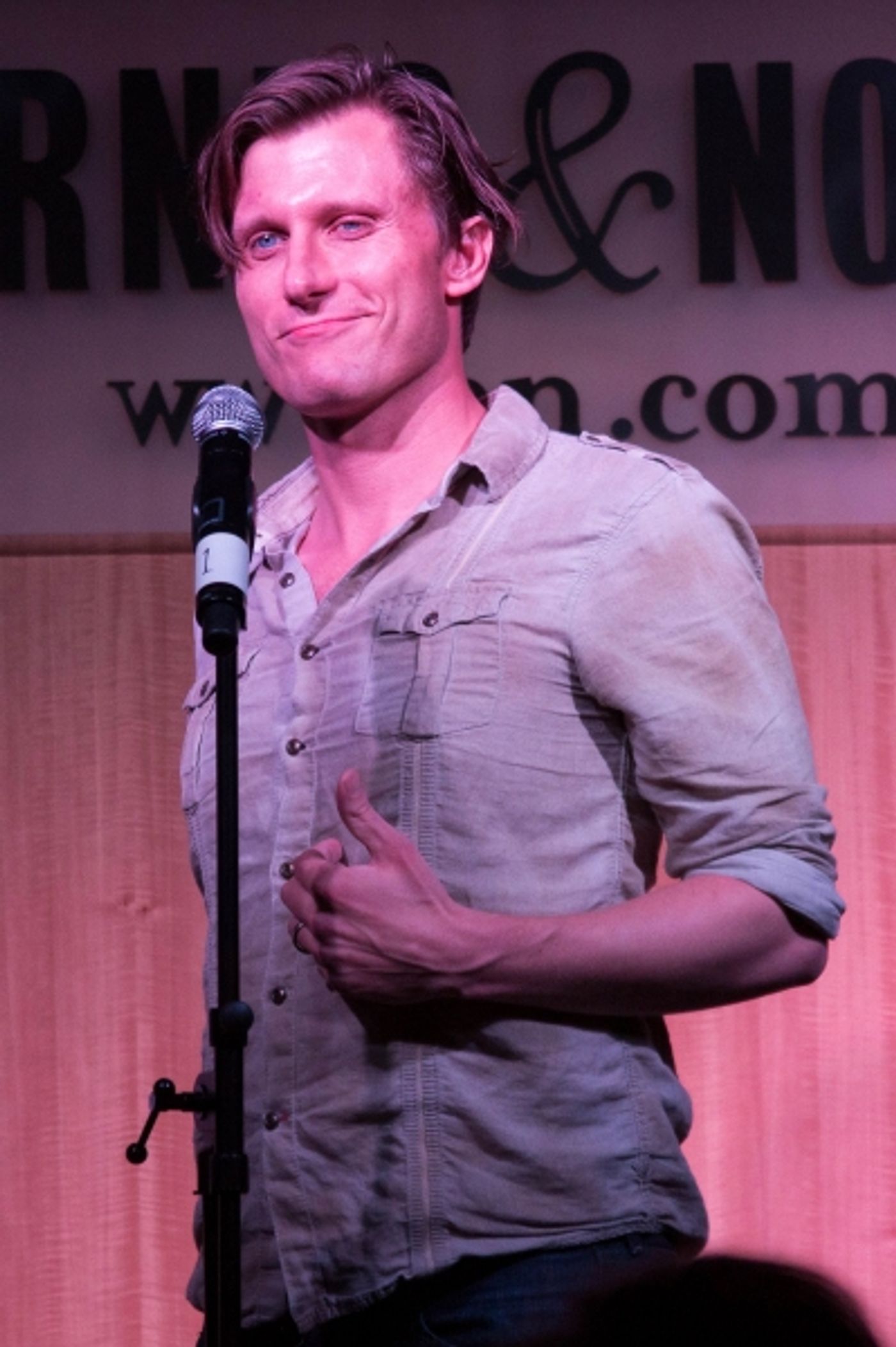 Photo Coverage: Kate Baldwin, Brian D'Arcy James & PJ Griffith Sing GIANT at Barnes & Noble!  Image