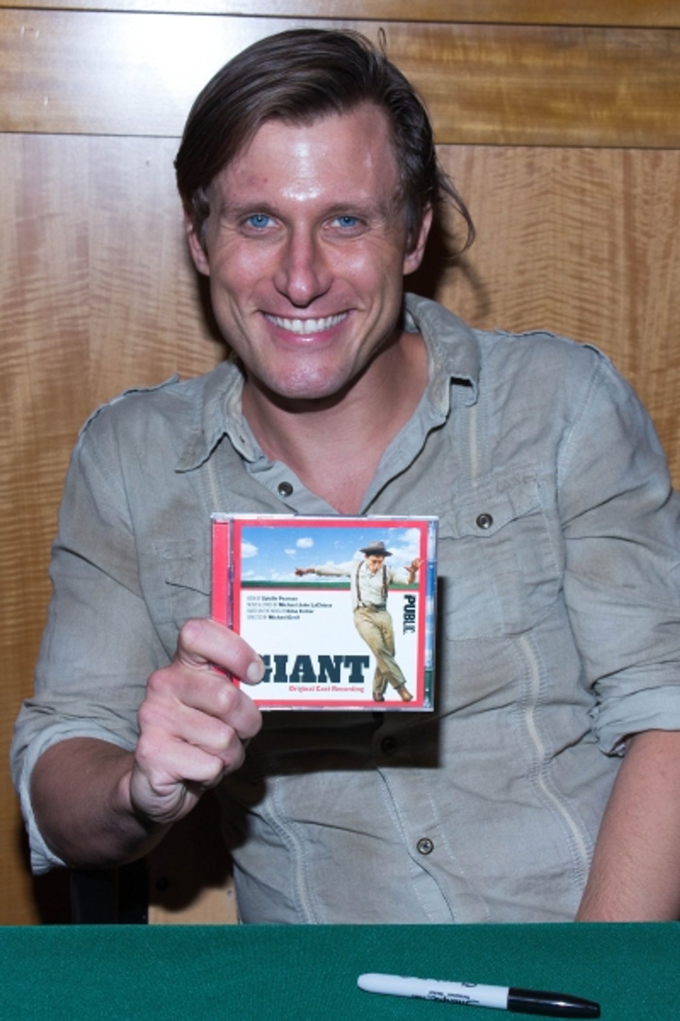 Photo Coverage: Kate Baldwin, Brian D'Arcy James & PJ Griffith Sing GIANT at Barnes & Noble!  Image