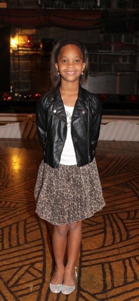 Photos: Quvenzhane Wallis Visits THE LION KING! — photo 5 of 6