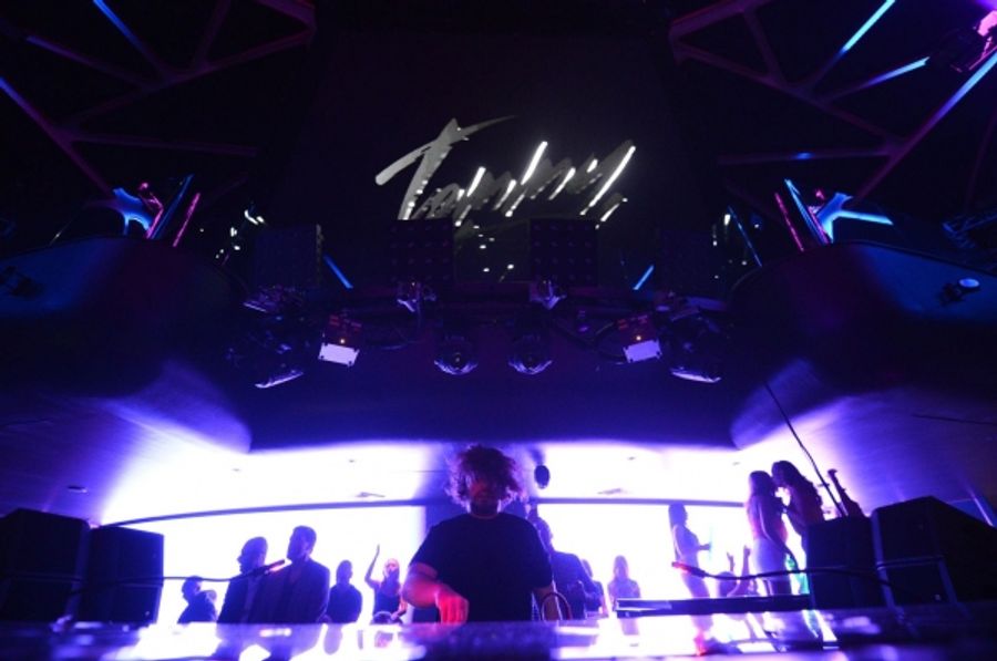 Photo Flash: GRAMMY Award-Winning Artist Estelle Spotted at Hakkasan Nightclub  Image