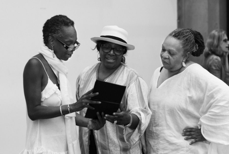 Photo Flash: In Rehearsal for Signature's STOP.RESET. with Carl Lumbly, LaTanya Richardson Jackson & More Image