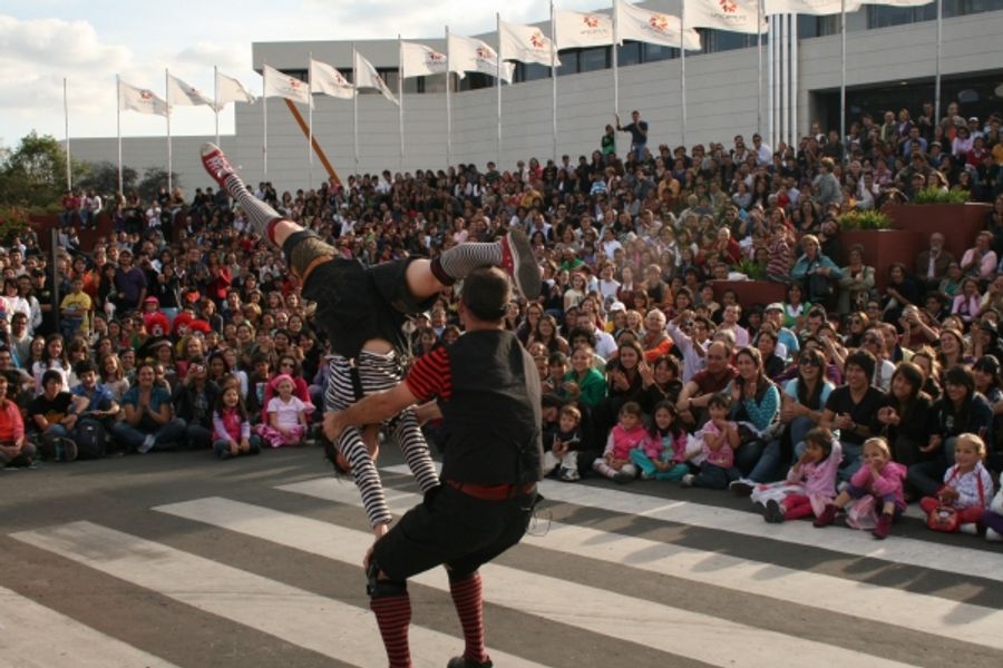 Photo Flash: Sneak Peek at 2013 Scotiabank BuskerFest, Aug 22-25 Image