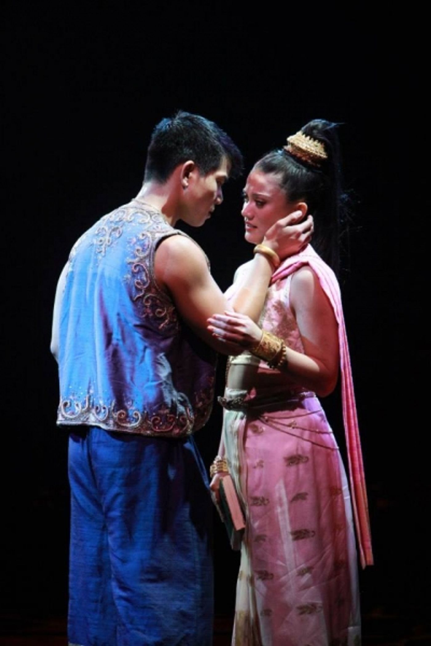 Photo Flash: First Look at Christiane Noll, Paul Nakauchi, Telly Leung and More in THE KING AND I at Music Circus  Image