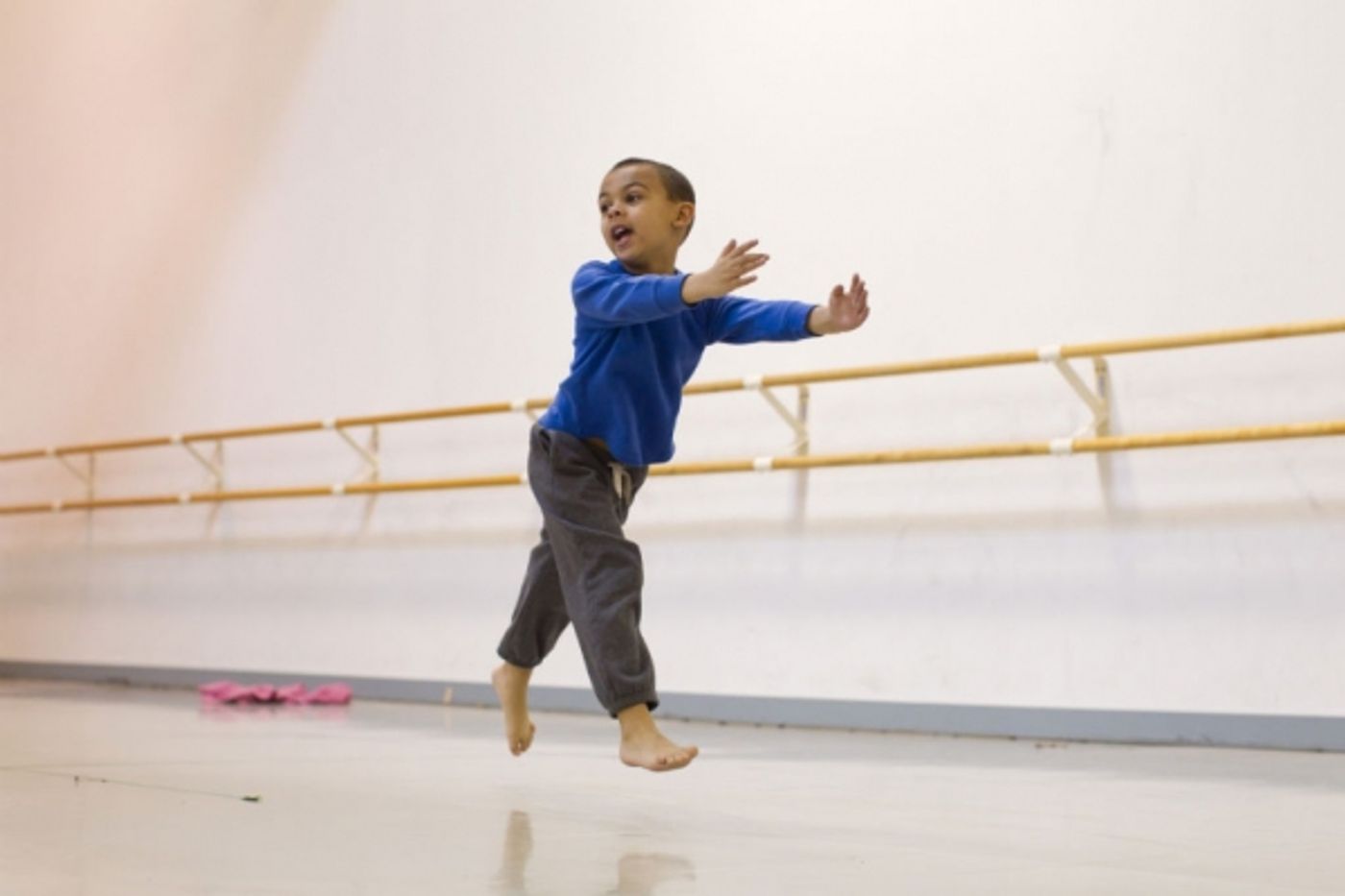 Photo Flash: First Look at Hubbard Street Dancers  Image