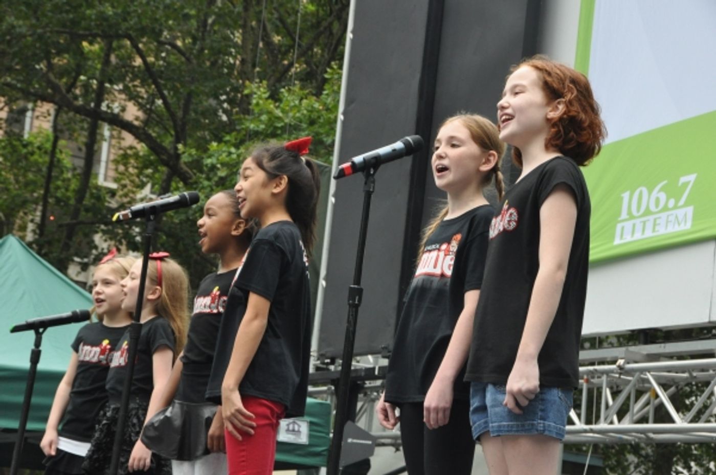 Photo Coverage: WICKED, ANNIE & More Visit BROADWAY IN BRYANT PARK! Image
