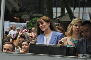 Patricia Richardson watching the cast of Annie perform @ BroadwayWorld Patricia Richardson watching the cast of Annie perform Photo