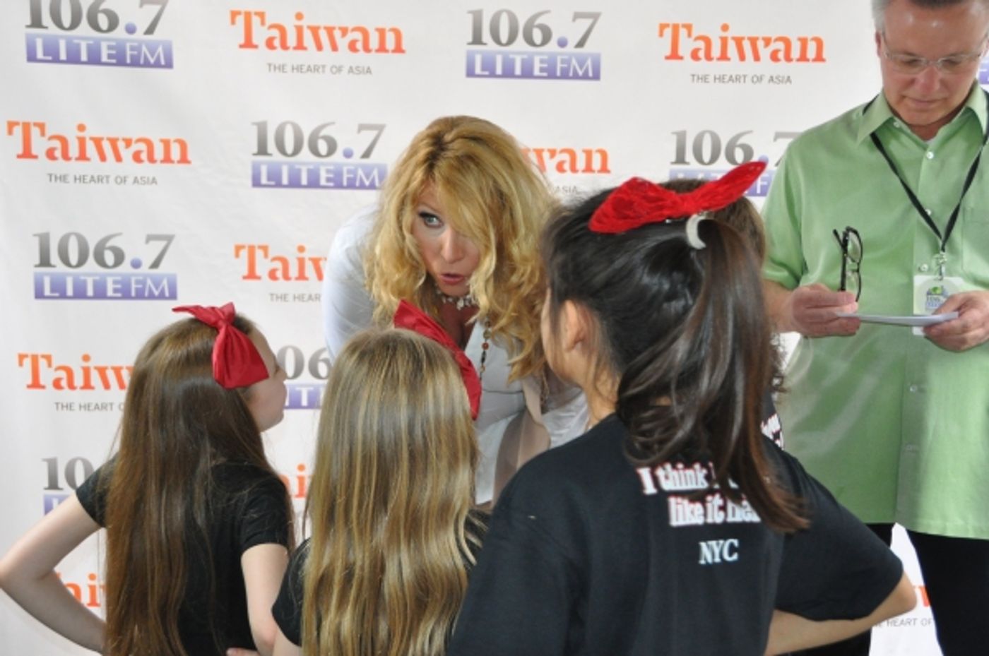 Photo Coverage: WICKED, ANNIE & More Visit BROADWAY IN BRYANT PARK! Image
