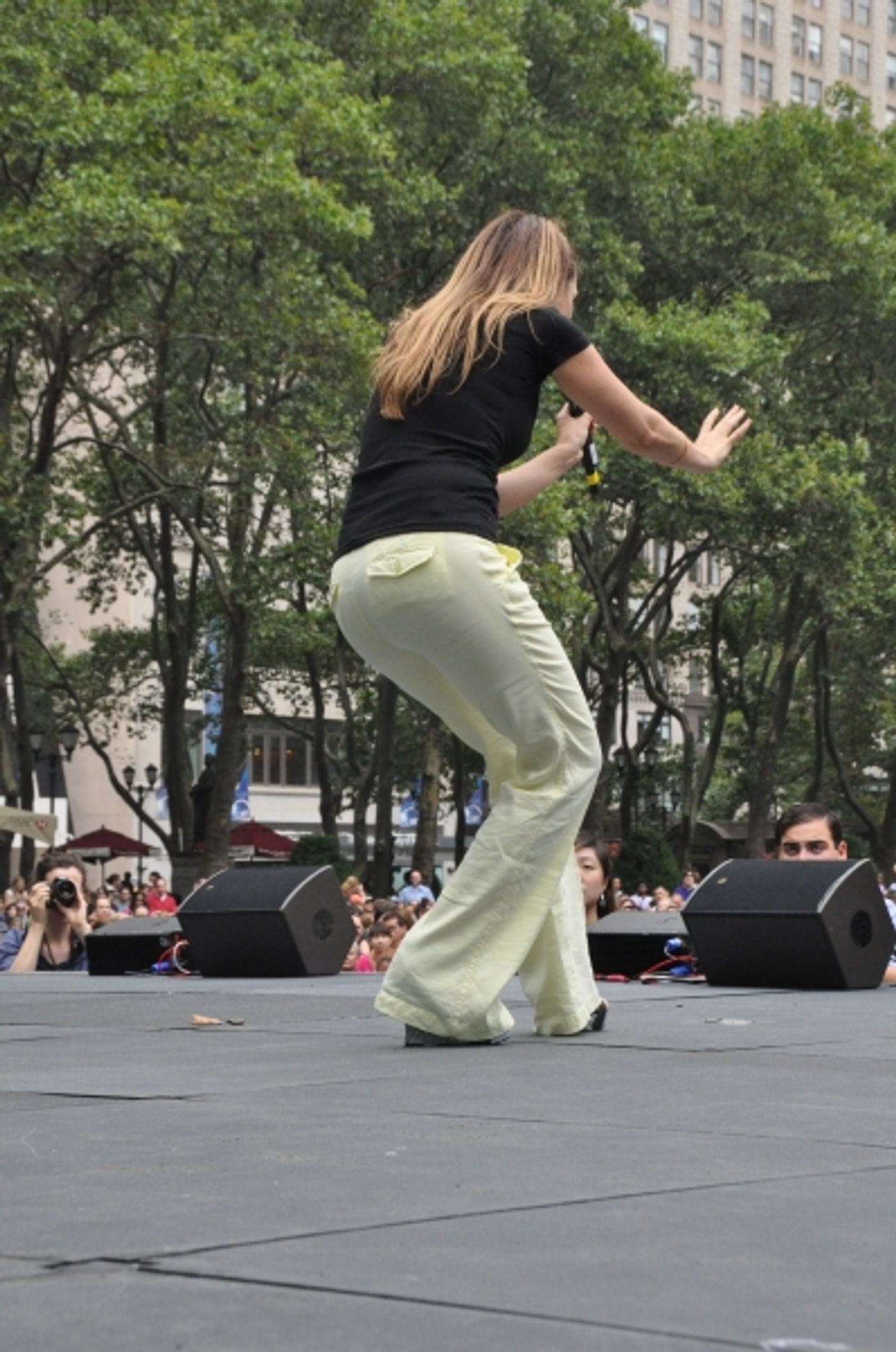 Photo Coverage: WICKED, ANNIE & More Visit BROADWAY IN BRYANT PARK! Image