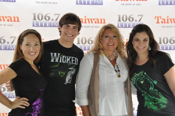 Delilah joins Tiffany Haas, Derek Klena and Lindsay Mendez Photo