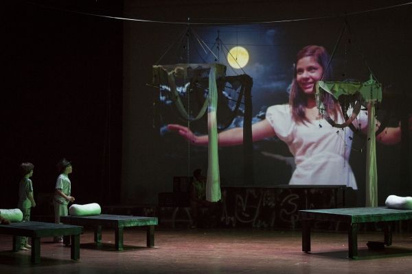 Sarah Deleonibus as Wendy Photo