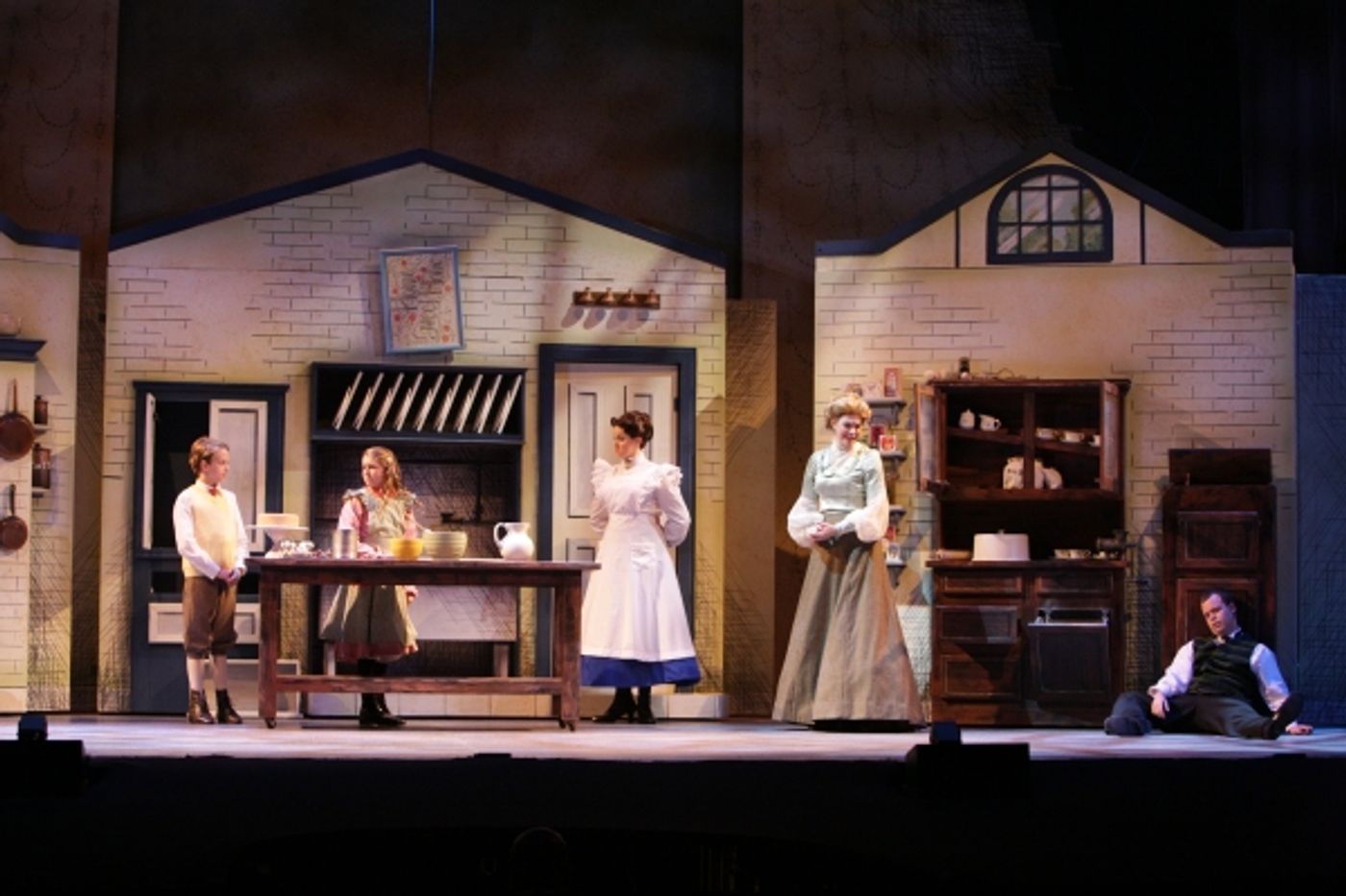 Photo Flash: First Look at Music Theatre of Wichita's MARY POPPINS  Image