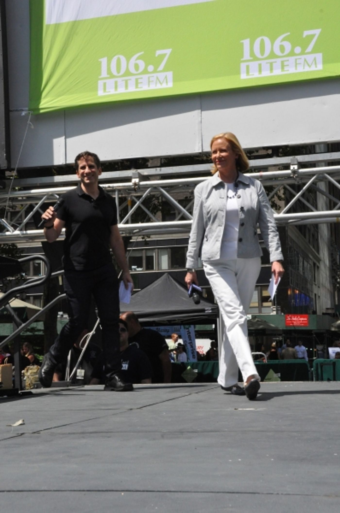 Photo Coverage: ONCE, MOTOWN, MAMMA MIA! & More Visit BROADWAY IN BRYANT PARK! Image